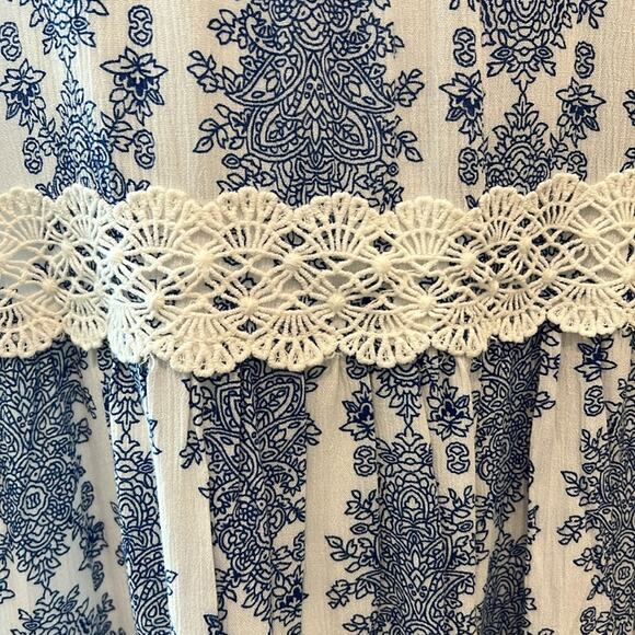 EUC Anthropologie Paper Crane Womens Dress Small Lace Blue White Flowy Romantic - Picture 11 of 16